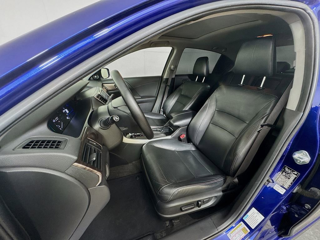 Used 2017 Honda Accord Touring image 26