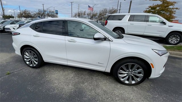 New 2025 Buick Envista Avenir image 3