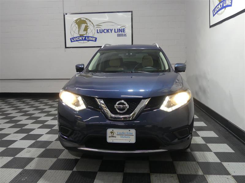 Used 2016 Nissan Rogue SV w/ SV Premium Package image 2