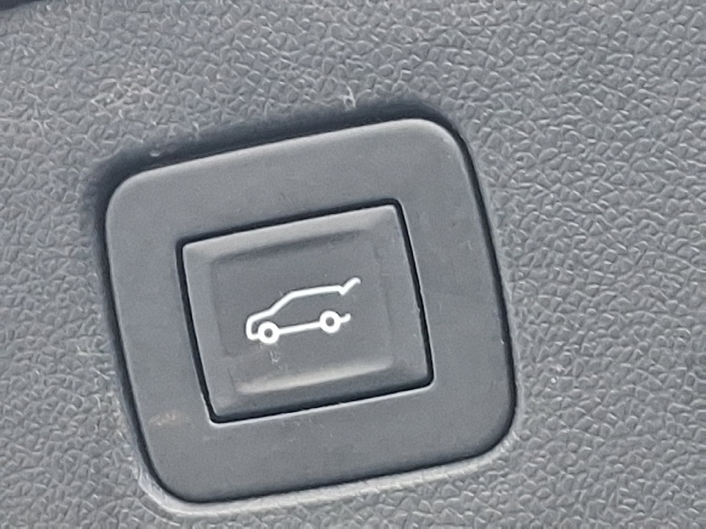 Certified 2024 Buick Envista Sport Touring w/ Convenience II Package FWD image 31