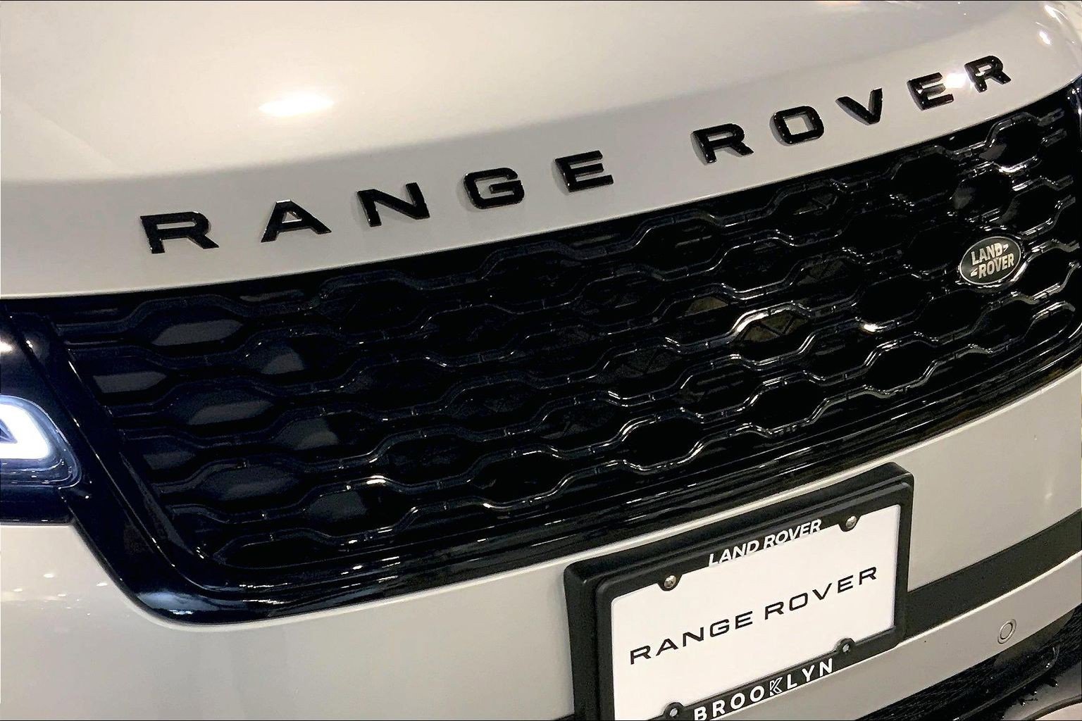 Used 2023 Land Rover Range Rover Velar S image 30