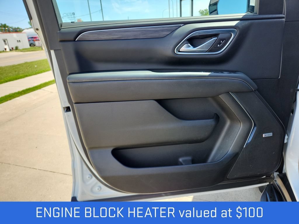 Certified 2022 GMC Yukon XL SLT w/ SLT Premium Package AWD/4WD image 14