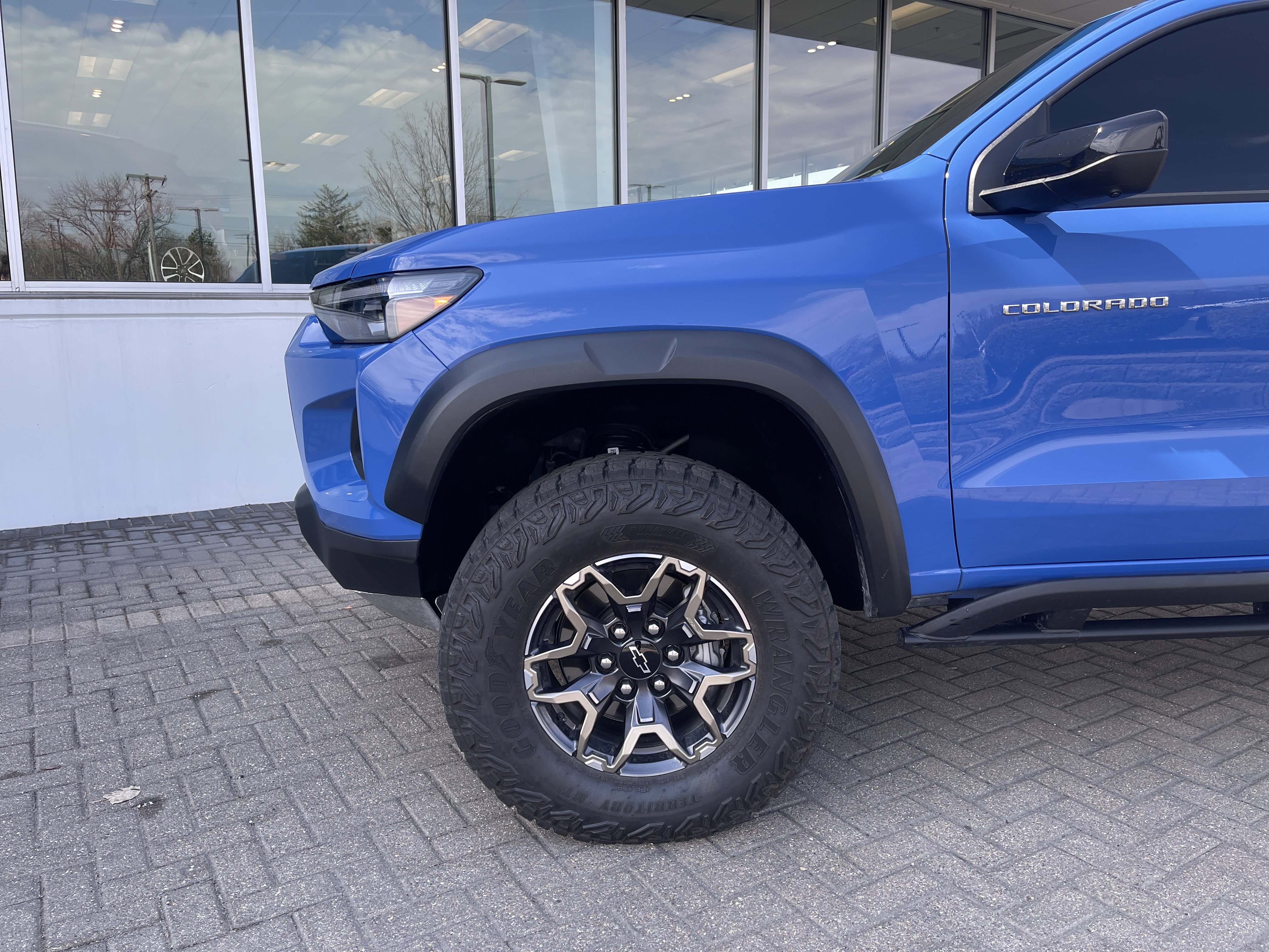 Used 2025 Chevrolet Colorado ZR2 w/ Technology Package image 10
