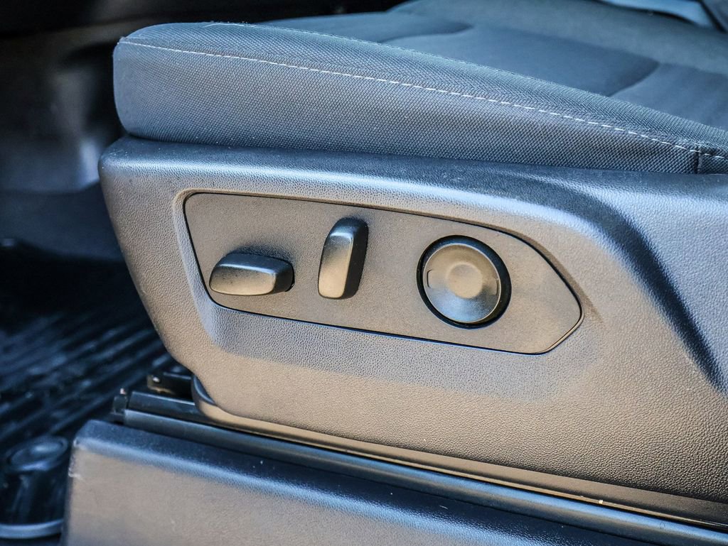 Used 2025 Chevrolet Silverado 2500 LT w/ Convenience Package image 30
