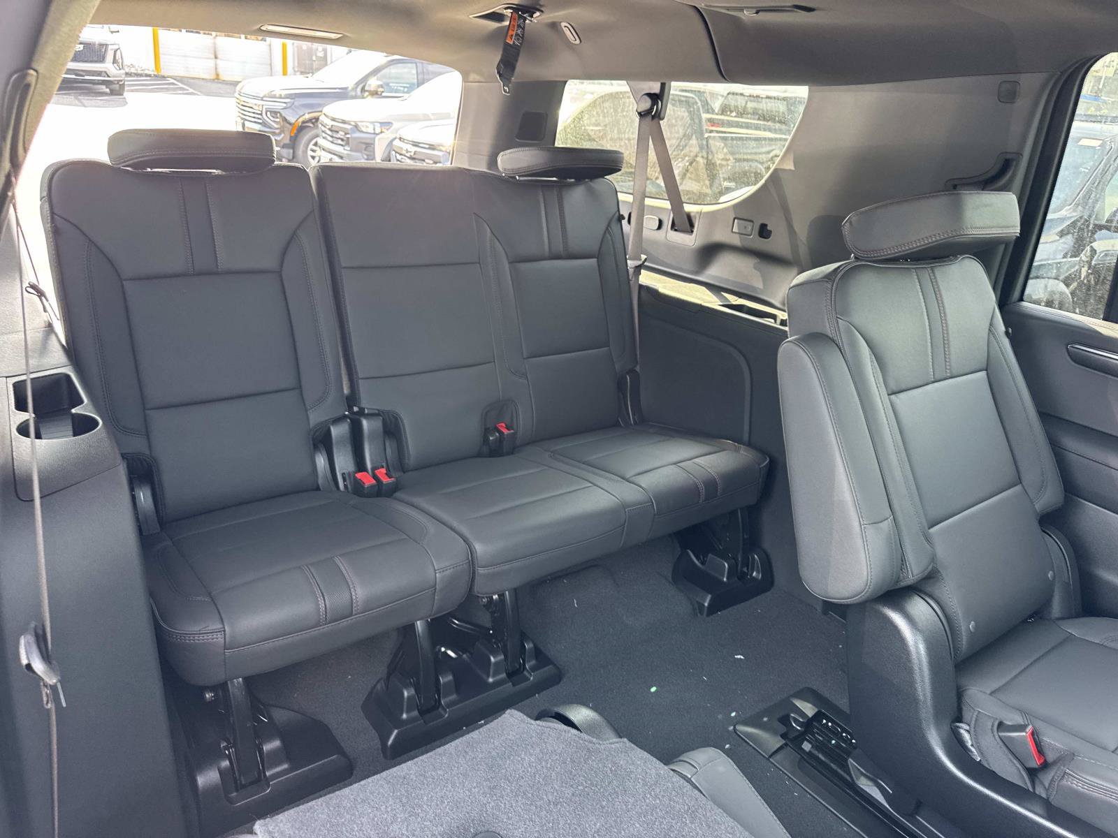 New 2027 Chevrolet Suburban RST w/ Comfort Package AWD/4WD image 12