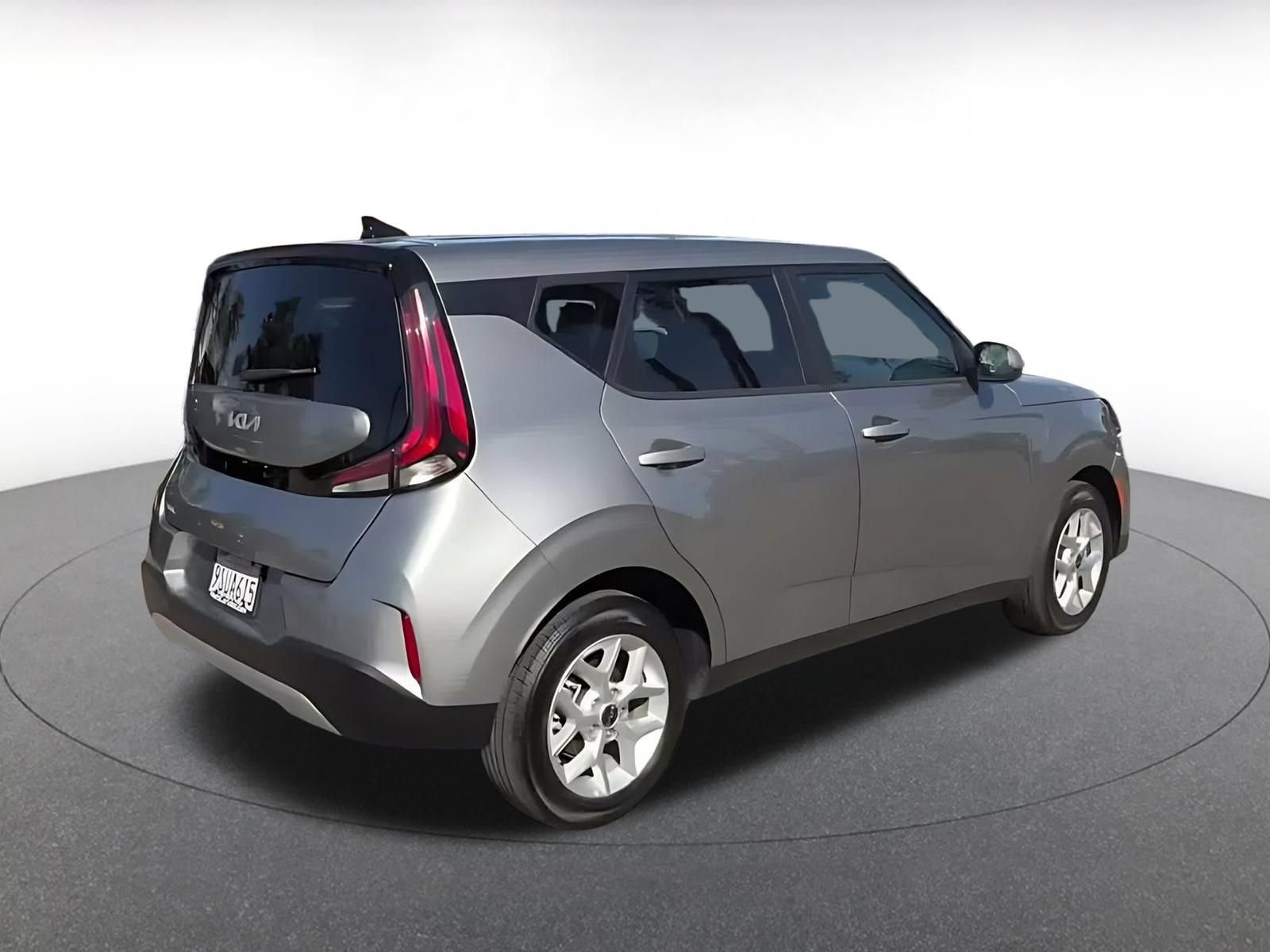 Used 2025 Kia Soul LX w/ LX Technology Package FWD image 12
