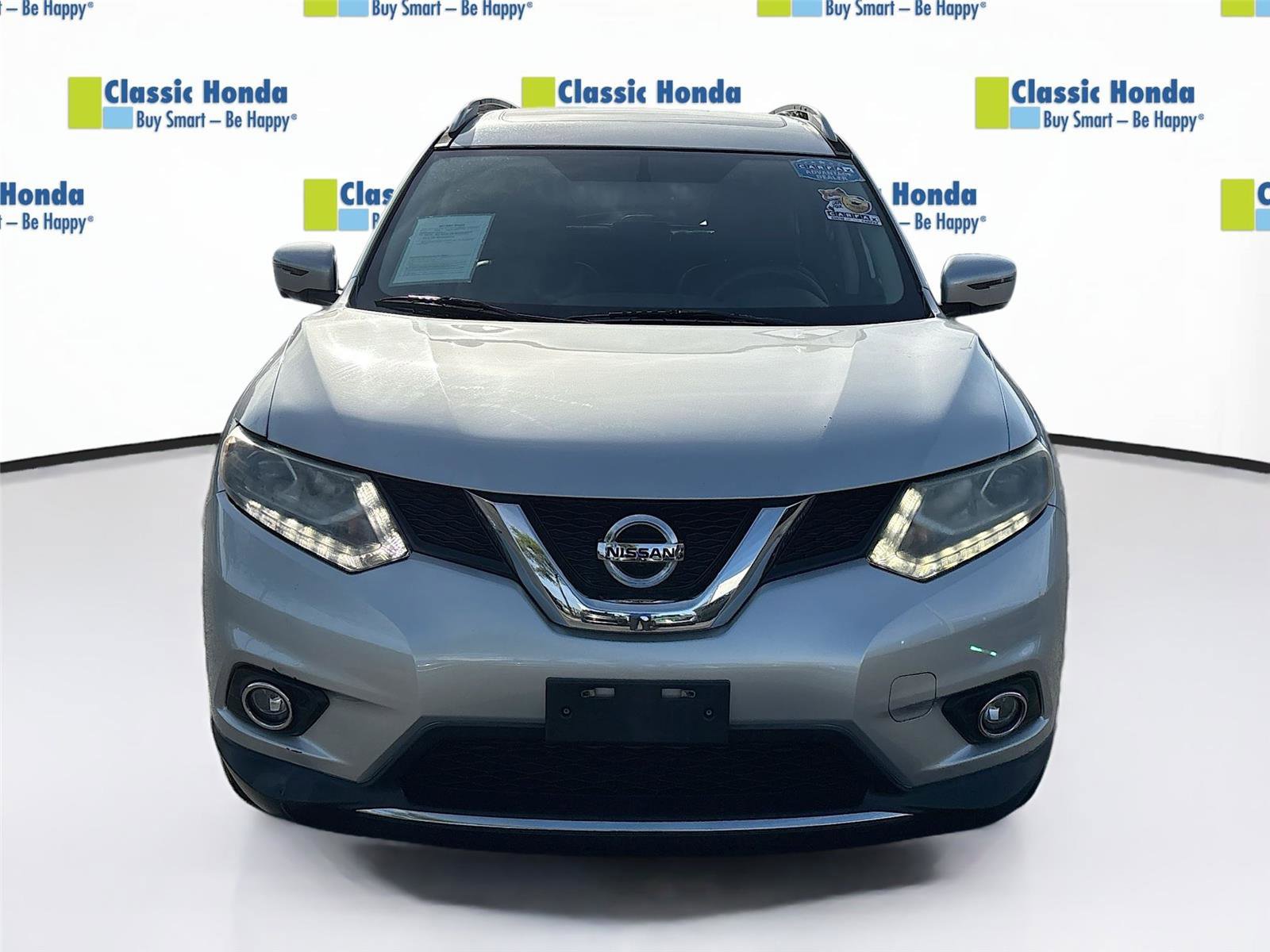 Used 2016 Nissan Rogue SL w/ SL Premium Package image 2