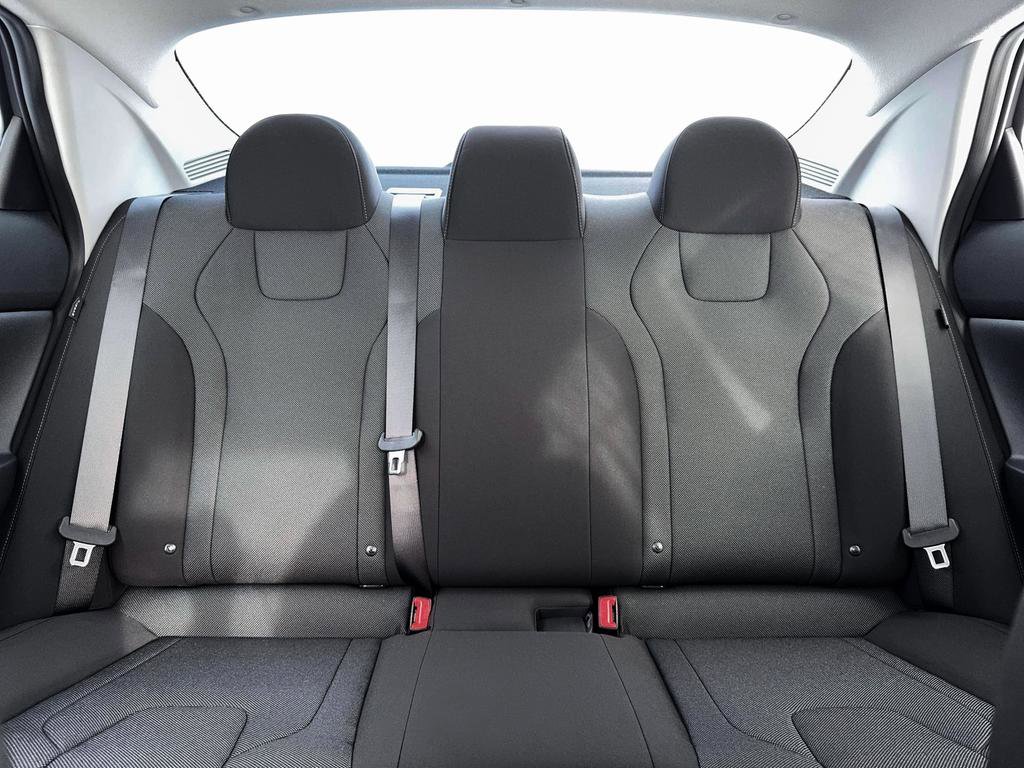 New 2026 Hyundai Elantra SE w/ Cargo Package image 16