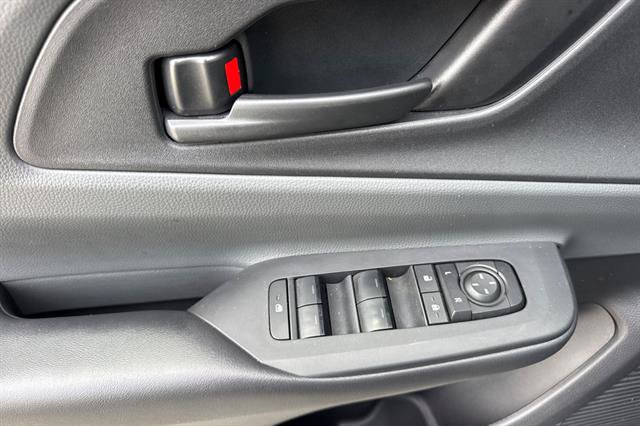 Used 2025 Toyota Prius LE FWD image 10