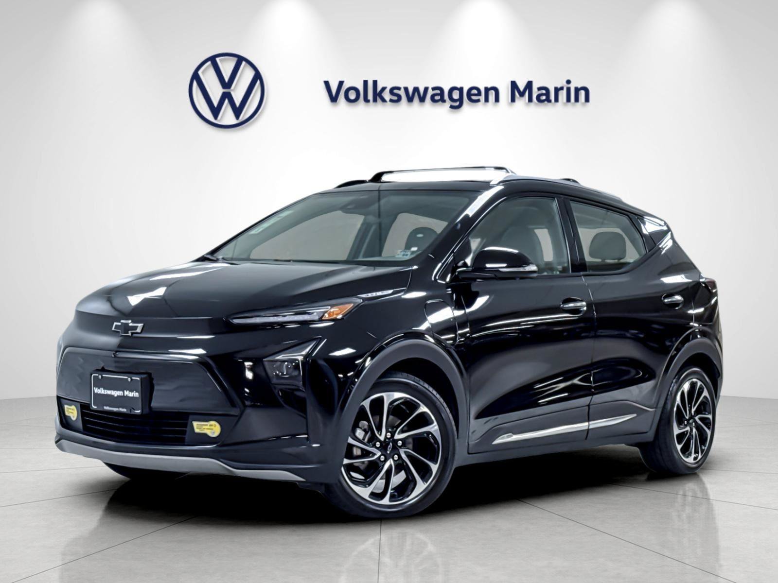 Used 2022 Chevrolet Bolt EUV Premier w/ Sun & Sound Package FWD image 1