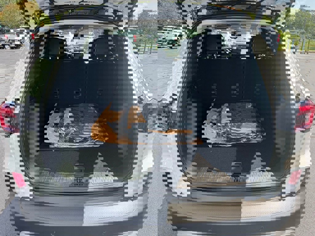 New 2025 Ford Escape SE w/ PHEV Premium Package image 40