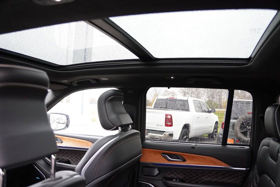 Used 2022 Jeep Grand Cherokee Summit image 19