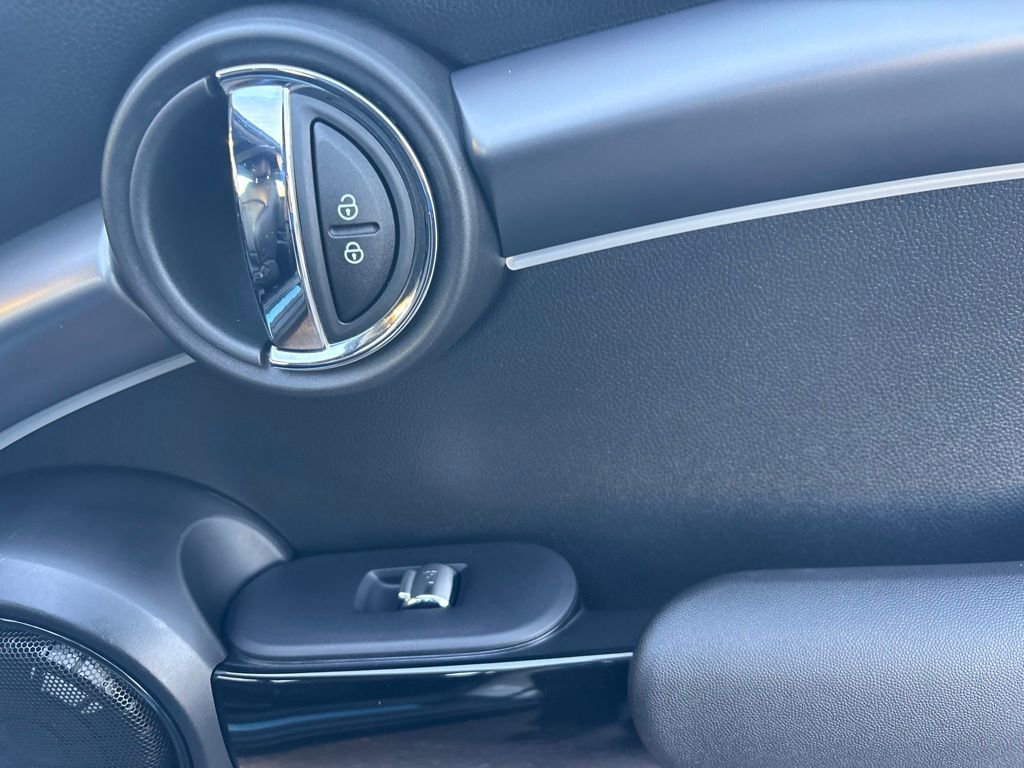 Used 2024 MINI Cooper SE image 27