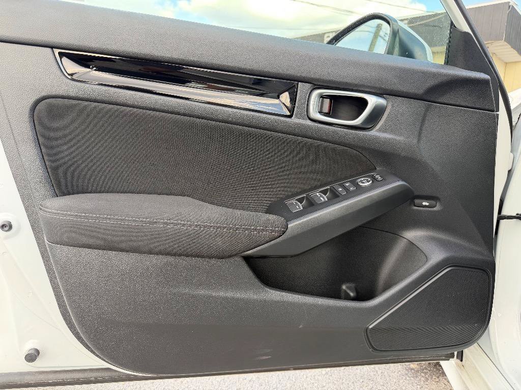 Used 2023 Honda Civic EX image 12