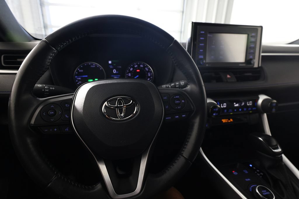 Used 2022 Toyota RAV4 SE AWD/4WD image 17