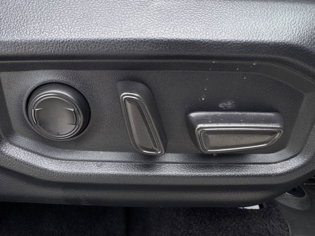 Used 2024 Toyota Tundra SR5 w/ SR5 Premium Package image 28