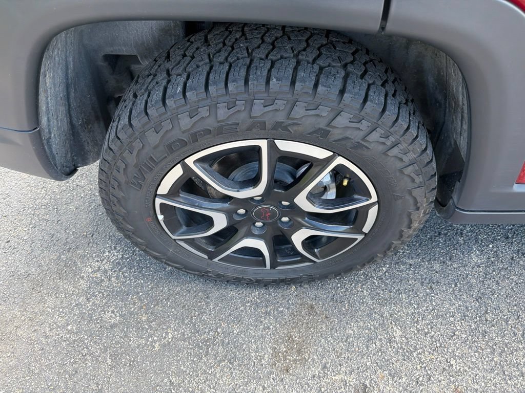 Certified 2025 Jeep Compass Trailhawk AWD/4WD image 11