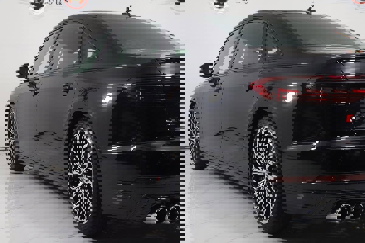 Used 2025 Audi S8 image 38