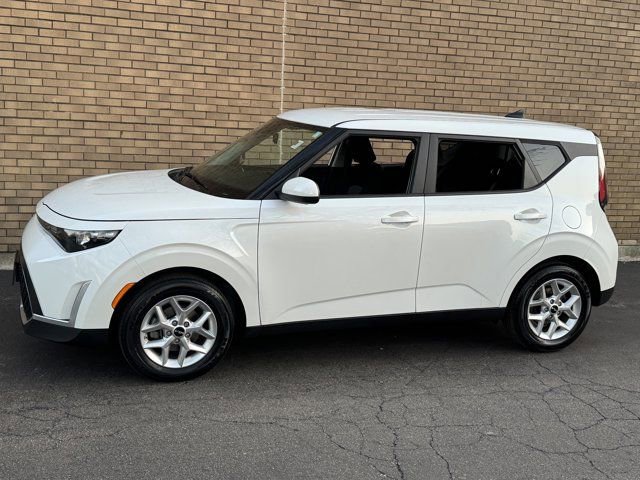 Used 2024 Kia Soul LX w/ Option Group 015 FWD image 29