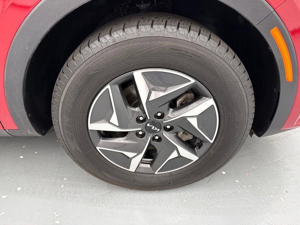 Used 2022 Kia Sorento S FWD image 13