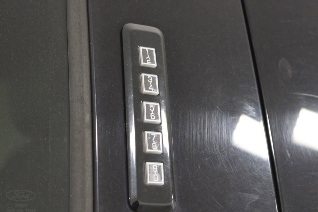 Used 2018 Ford F150 Lariat image 18