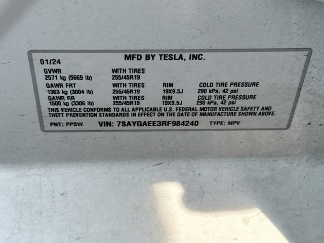 Used 2024 Tesla Model Y Long Range AWD/4WD image 27