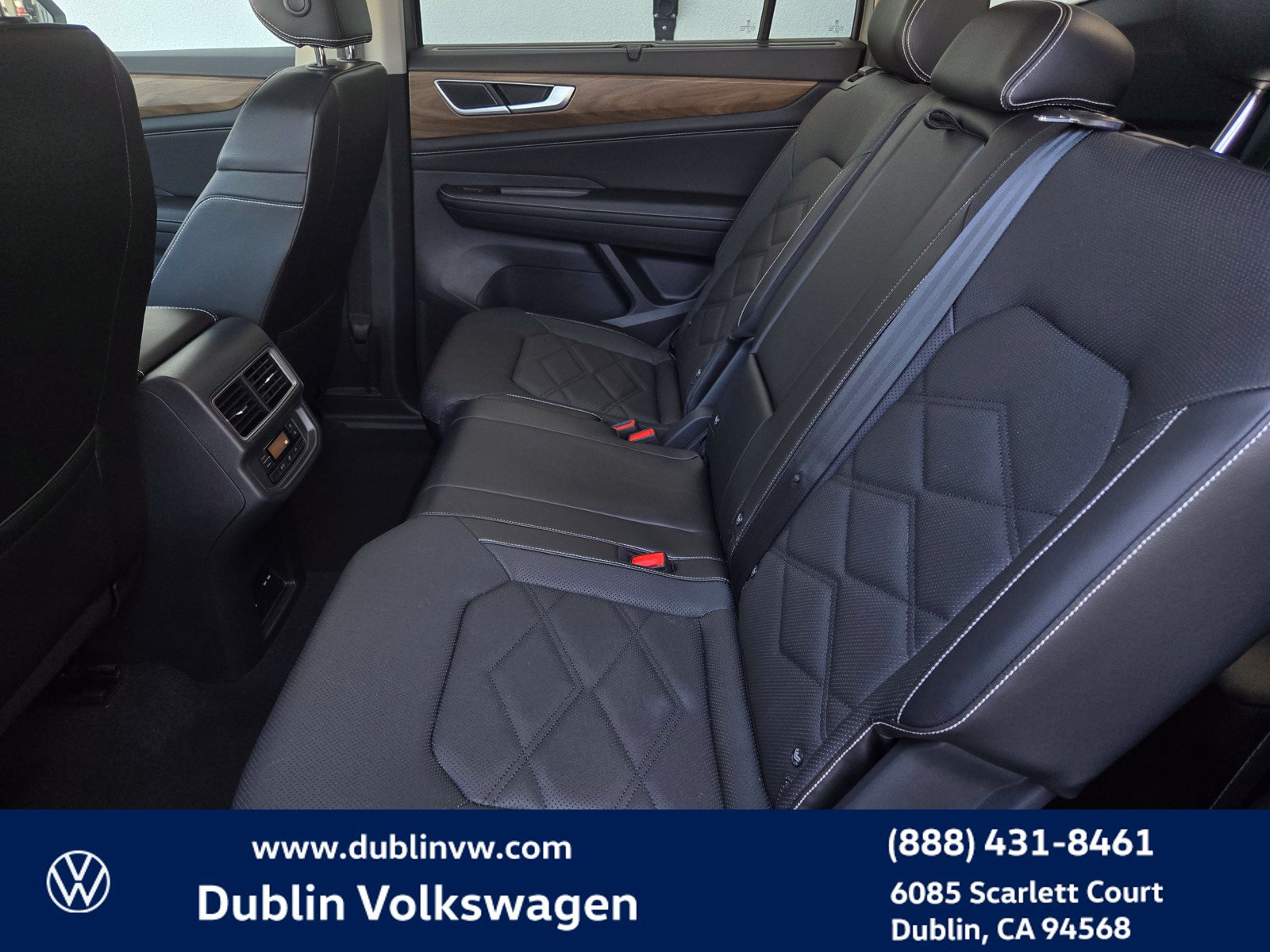 Used 2024 Volkswagen Atlas SE AWD/4WD image 13