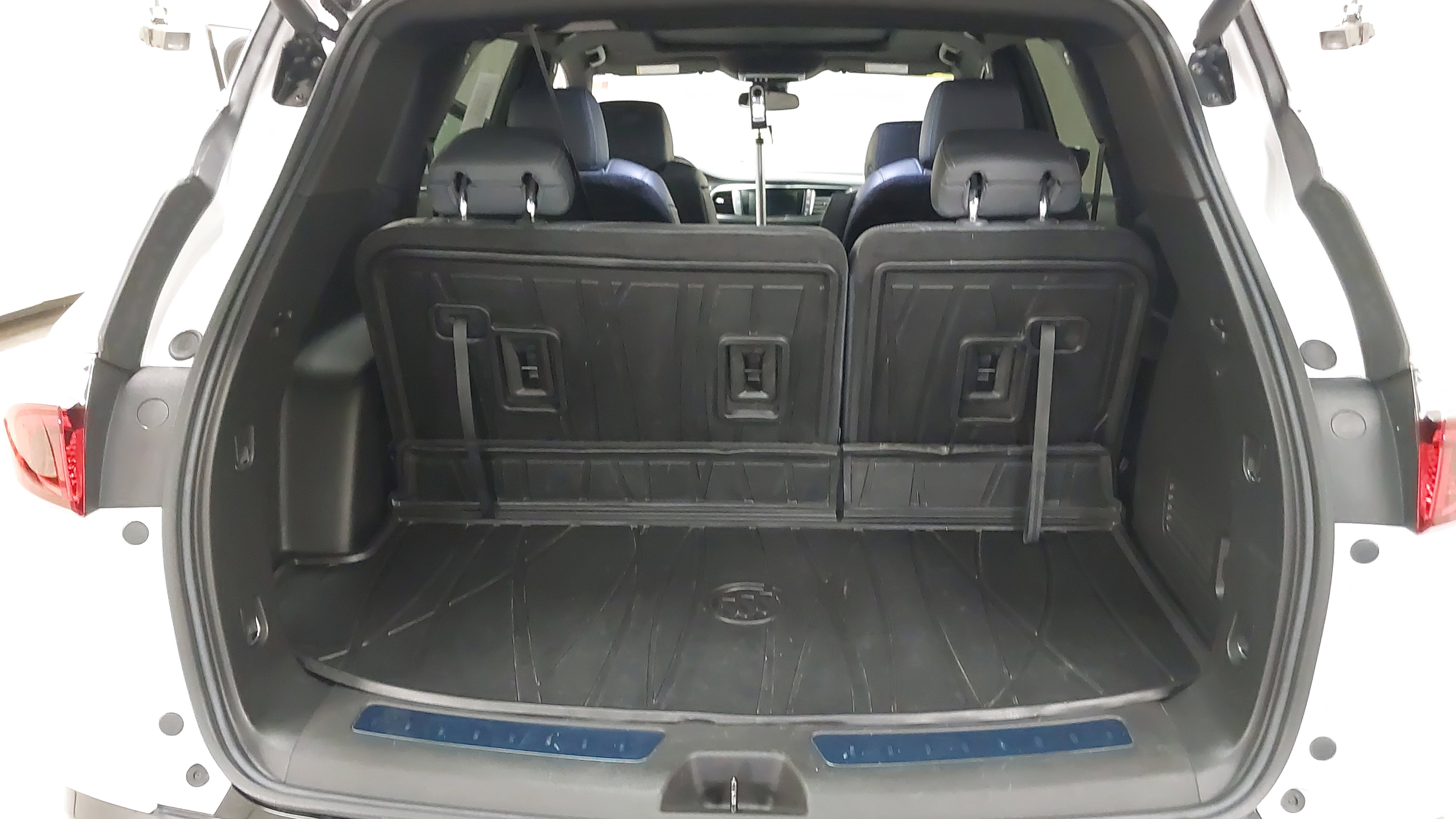 Used 2022 Buick Enclave Essence w/ Experience Buick Package image 27