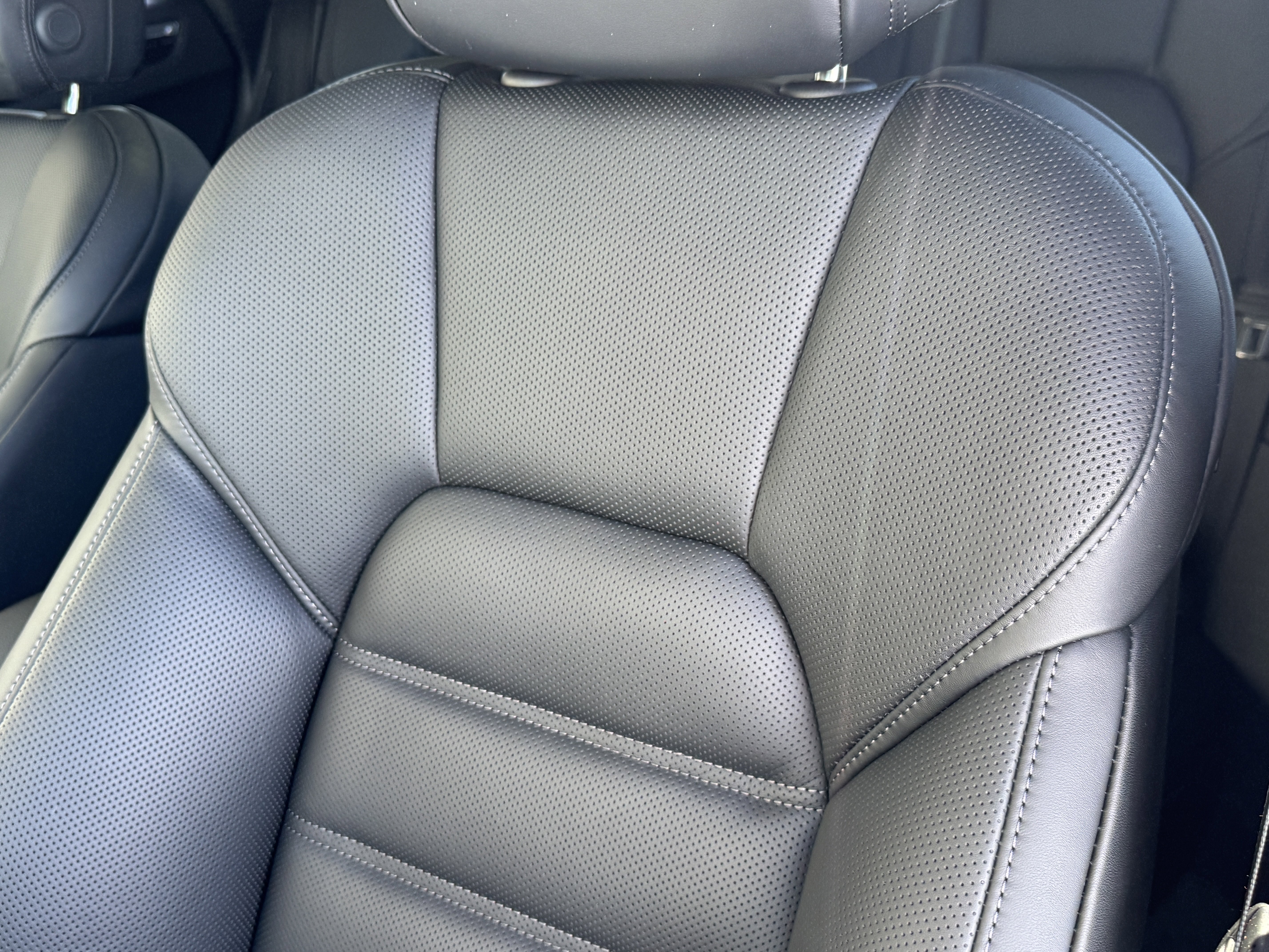 New 2026 Porsche Macan image 5