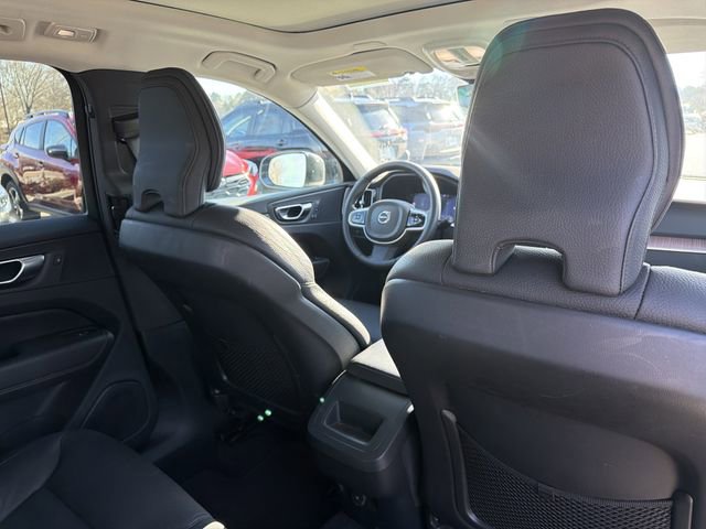 Used 2023 Volvo XC60 B5 Plus image 21