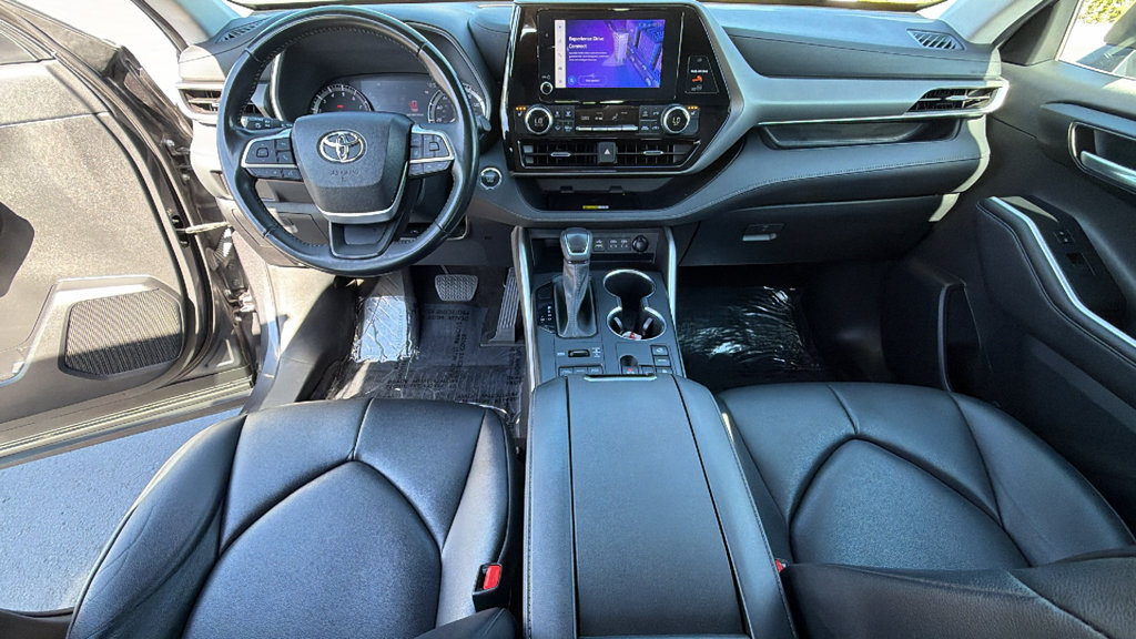 Certified 2023 Toyota Highlander XLE AWD/4WD image 26