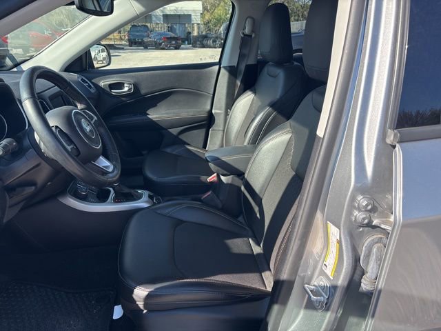 Used 2020 Jeep Compass Latitude w/ Popular Equipment Group image 9