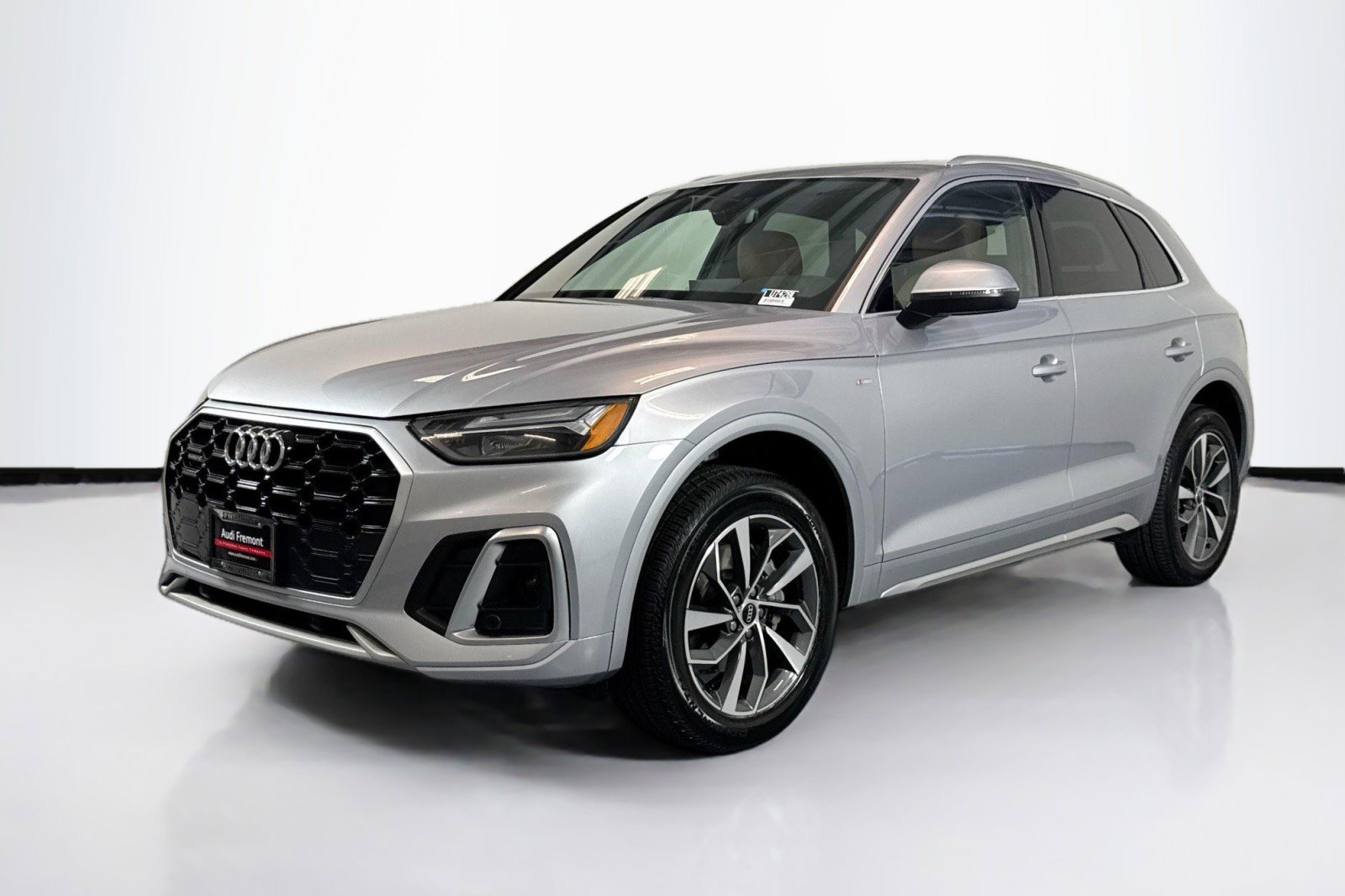 Used 2022 Audi Q5 2.0T Premium w/ Convenience Package image 1