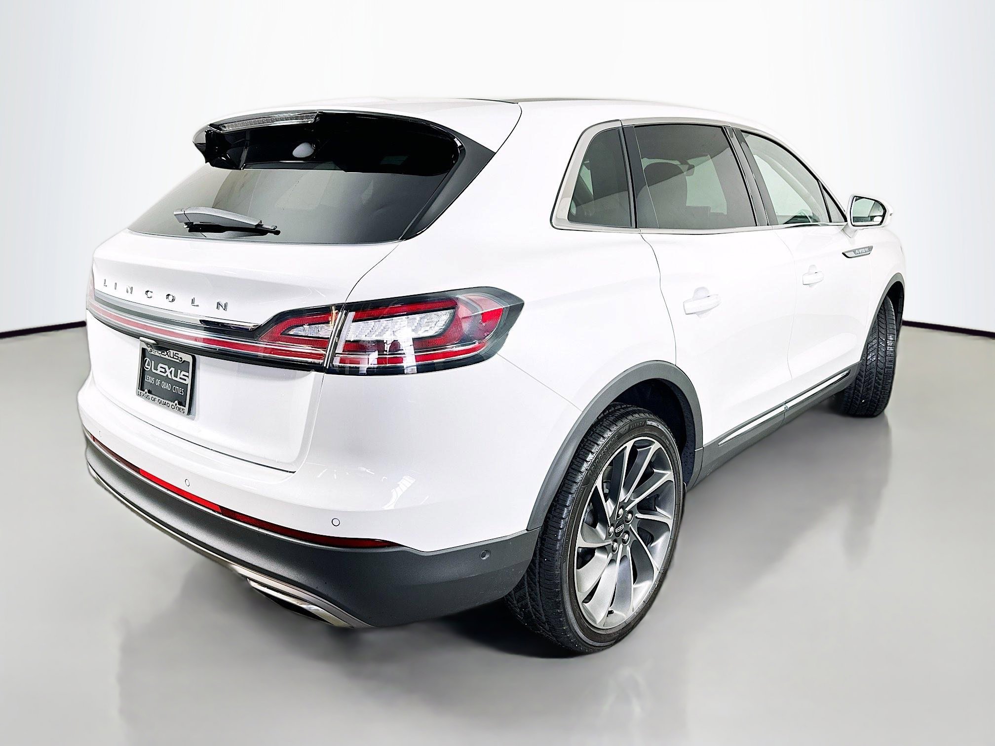 Used 2021 Lincoln Nautilus Reserve w/ Equipment Group 201A AWD/4WD image 7