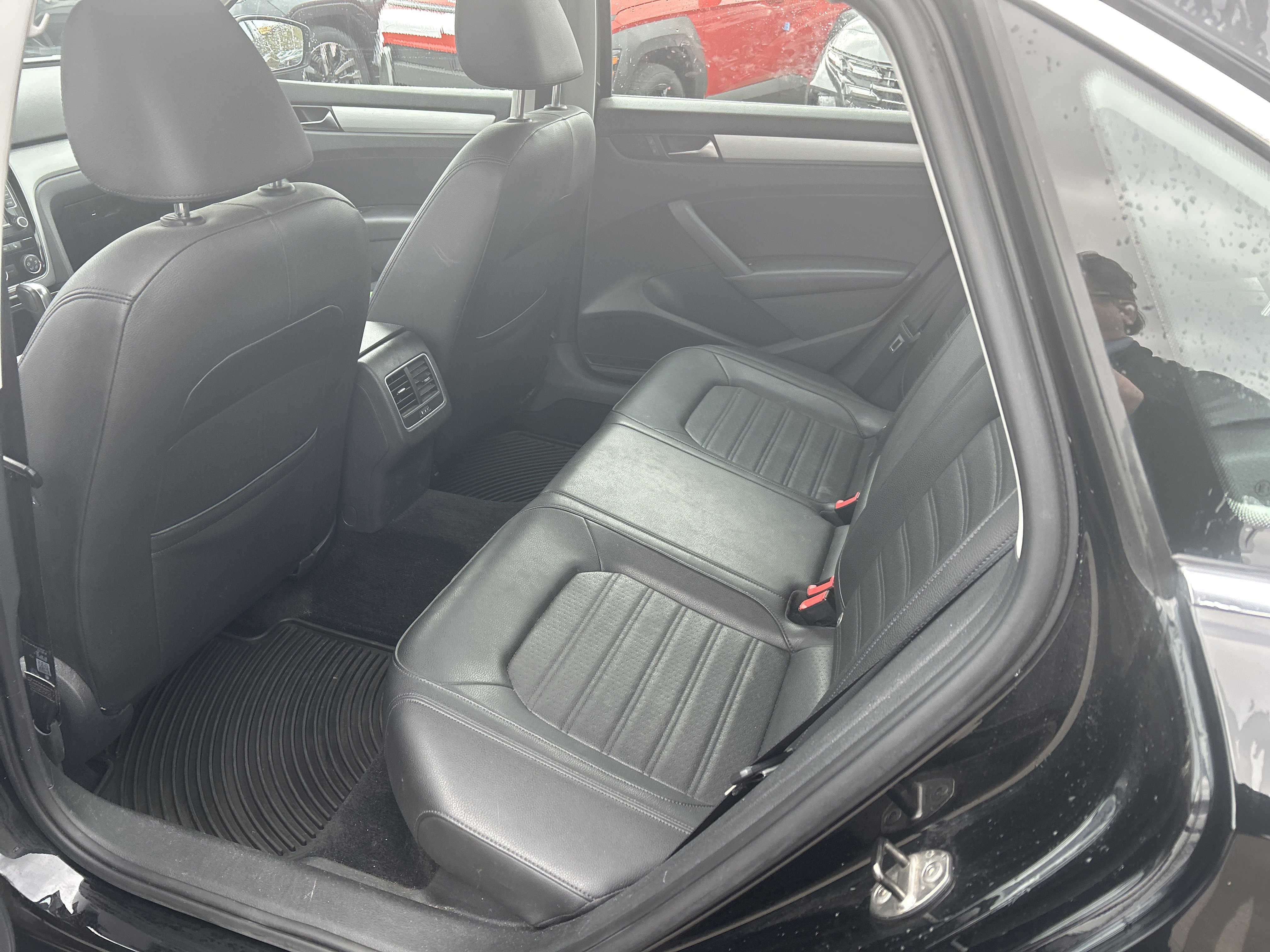 Used 2013 Volkswagen Passat 3.6 SE image 33