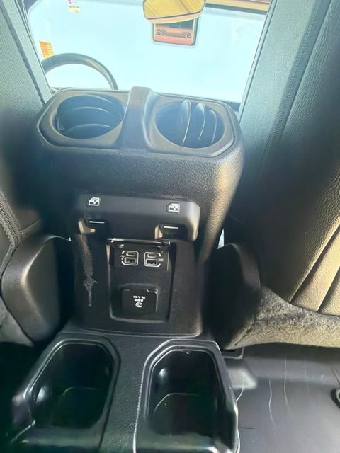 Used 2020 Jeep Gladiator Overland AWD/4WD image 37