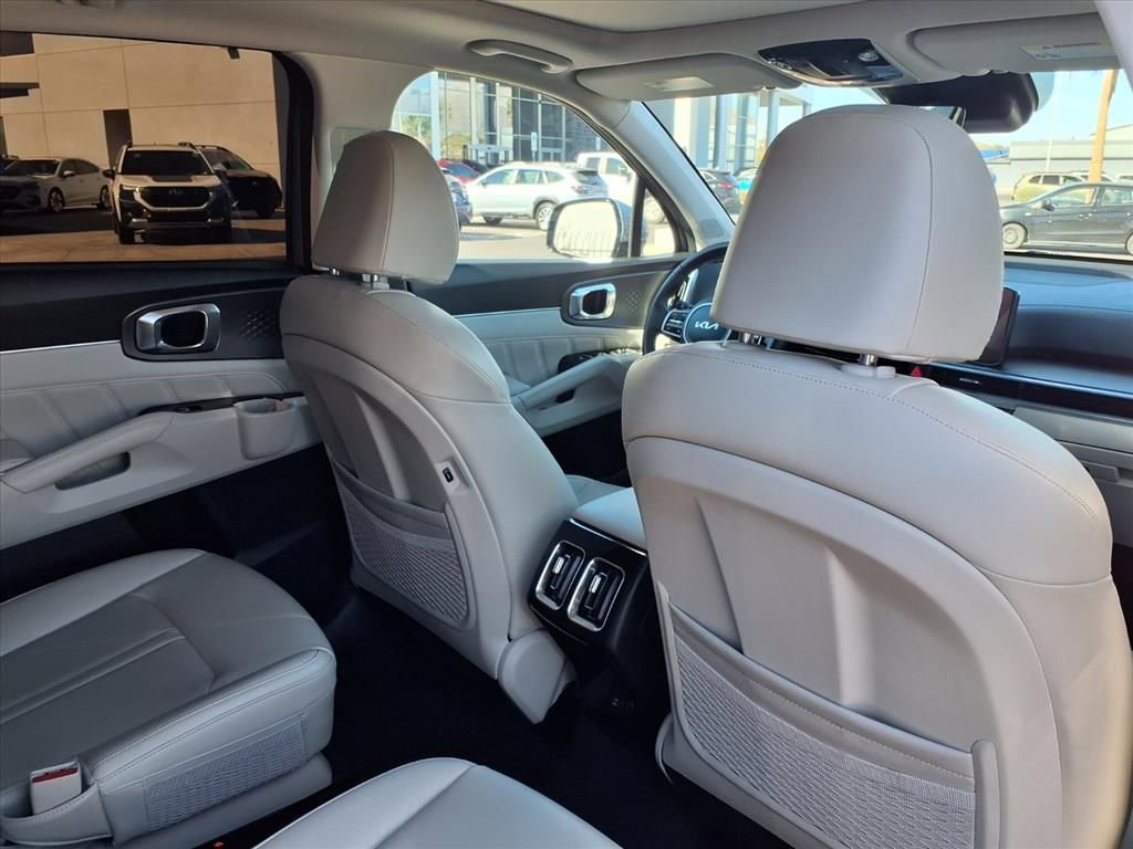 Used 2024 Kia Sorento SX image 21