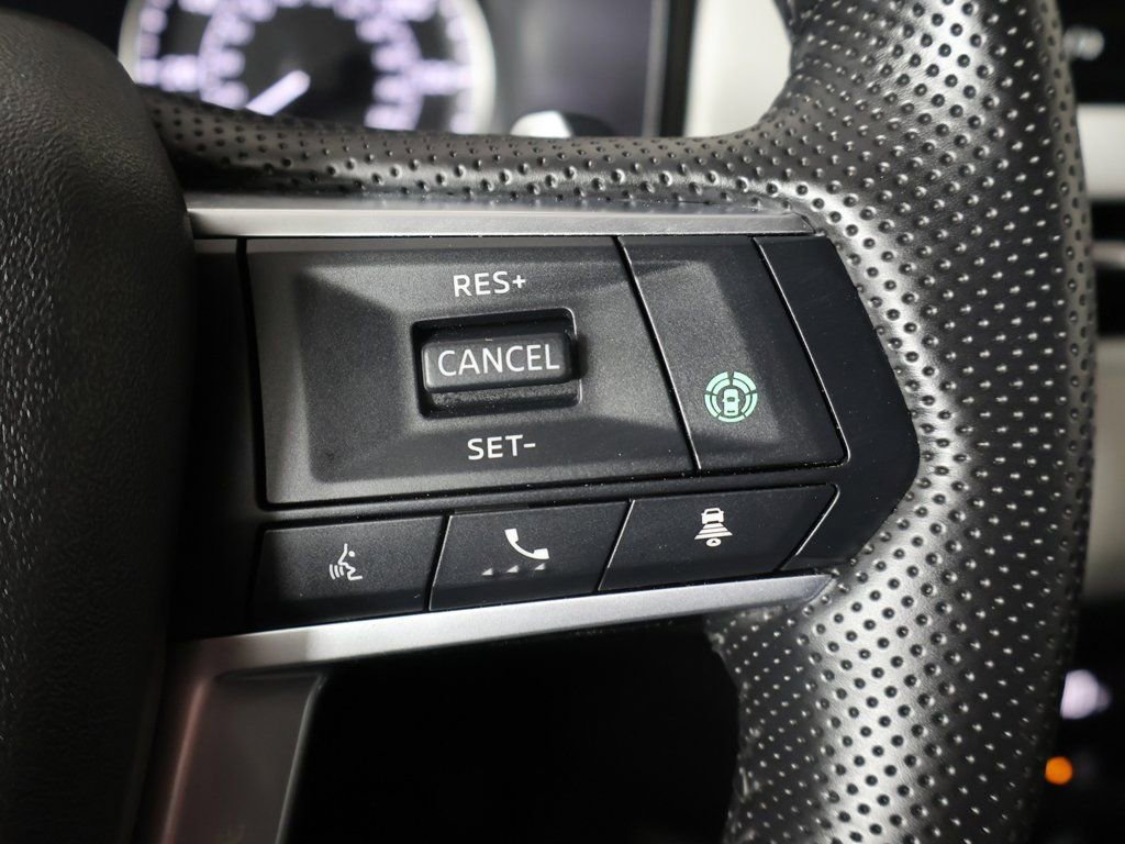 Used 2025 Mitsubishi Outlander SE image 44