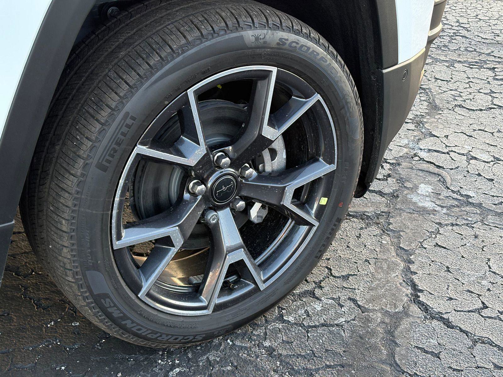 New 2026 Jeep Cherokee Overland w/ Advanced Pro Tech Group image 8