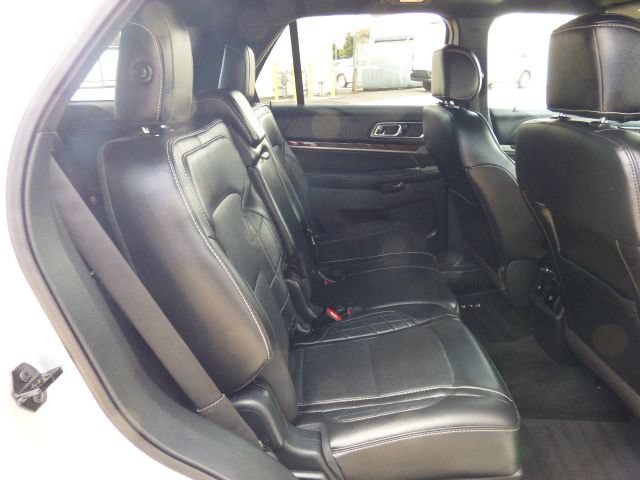 Used 2017 Ford Explorer Platinum AWD/4WD image 17