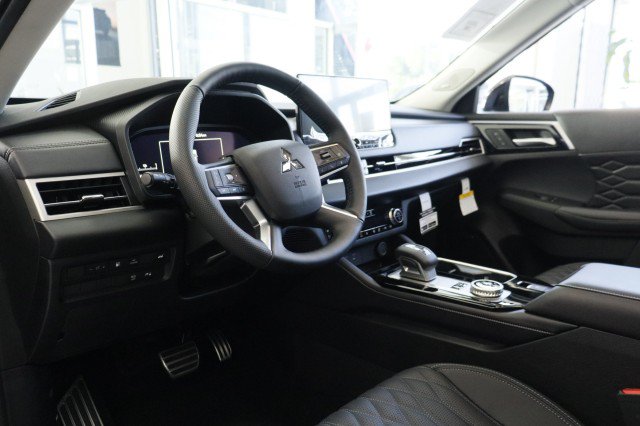 New 2026 Mitsubishi Outlander SEL AWD/4WD image 6