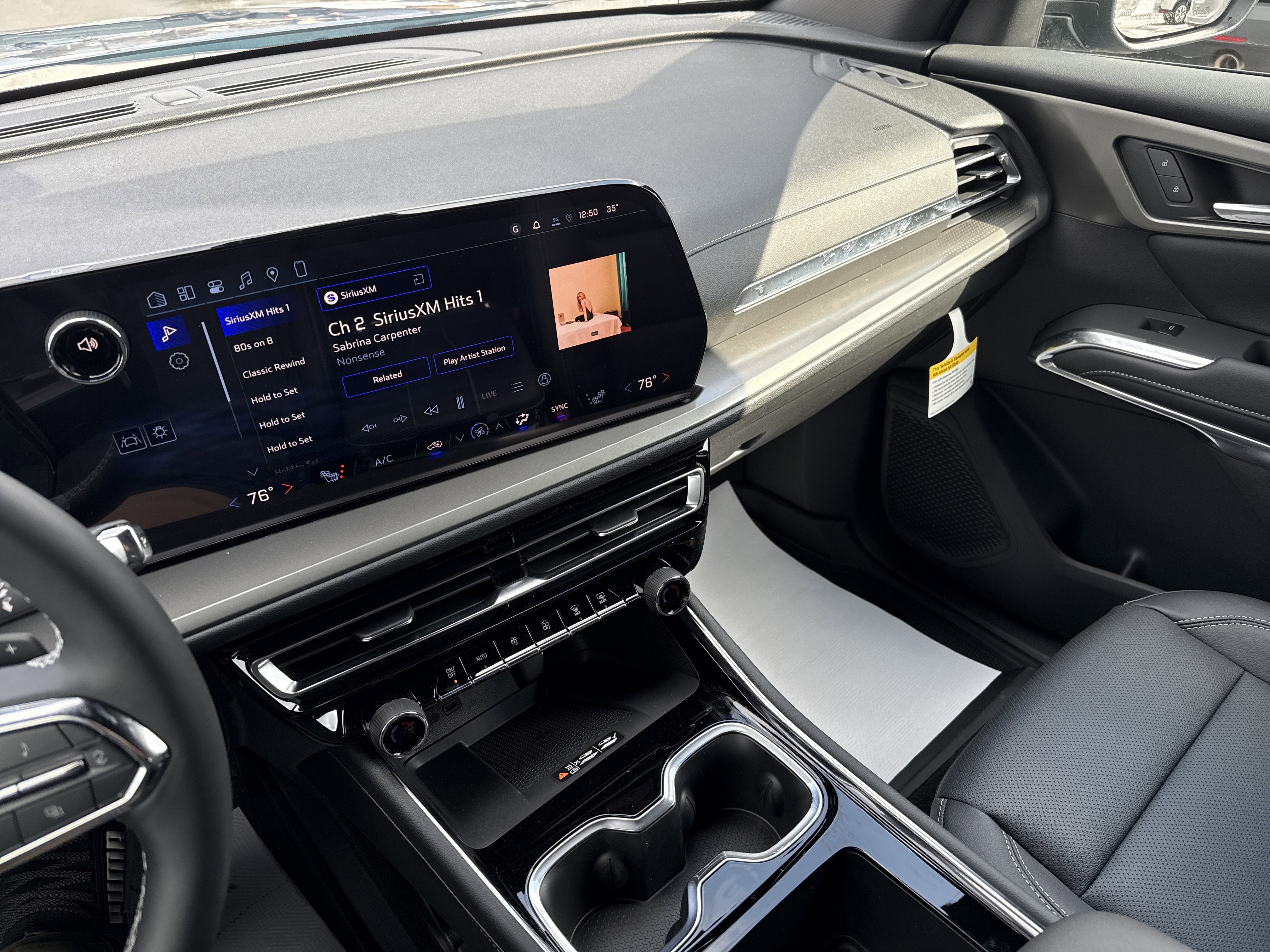 New 2026 Chevrolet Traverse LT w/ LPO, Floor Liner Package image 23