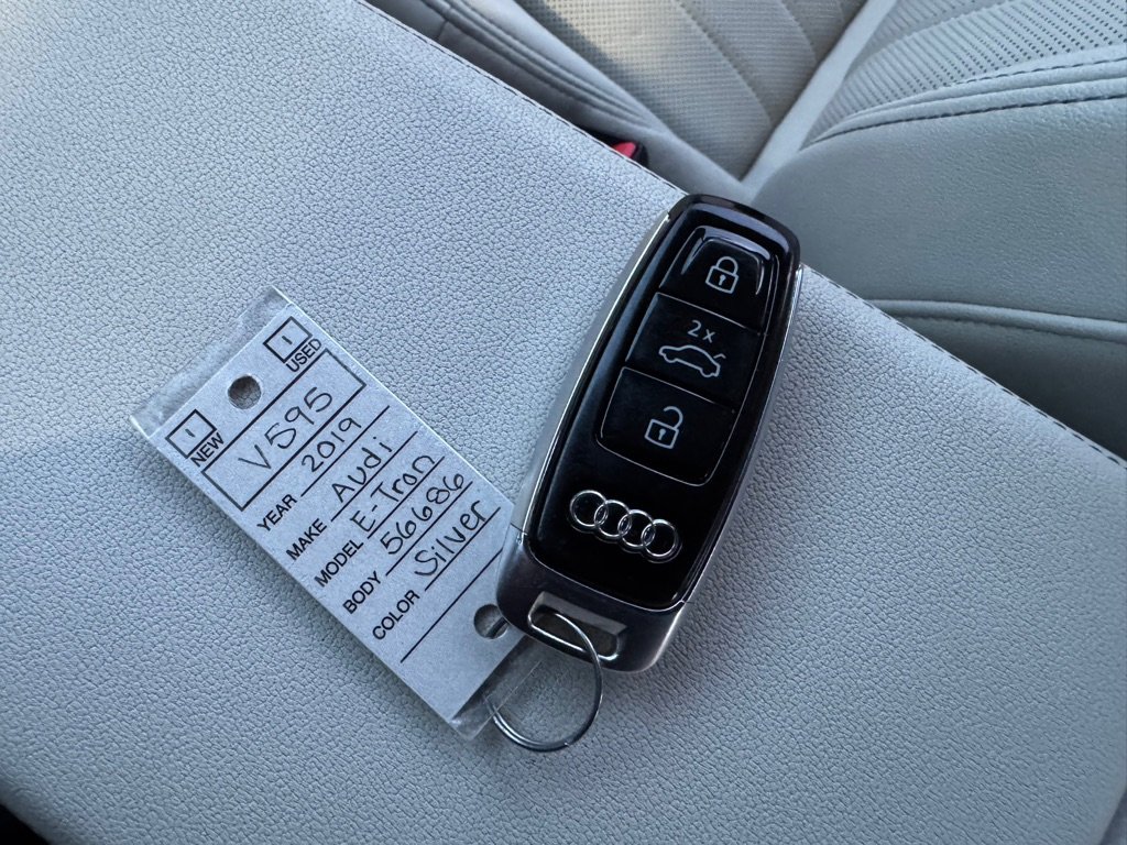 Used 2019 Audi e-tron Premium Plus image 39