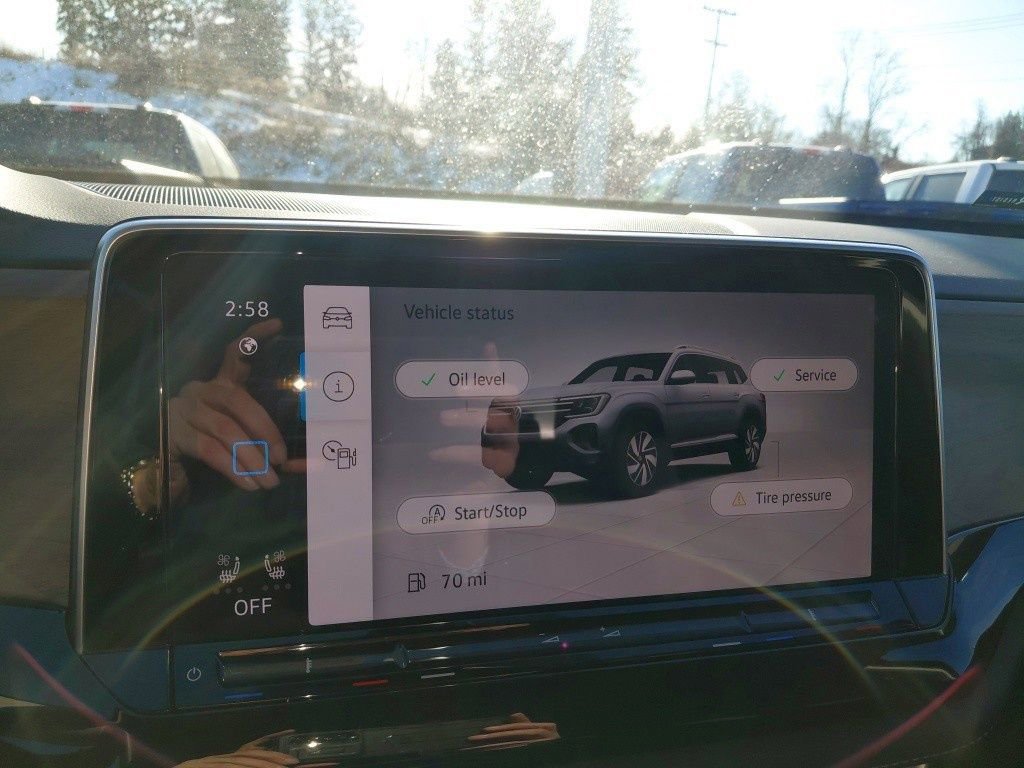 Used 2025 Volkswagen Atlas SE image 36