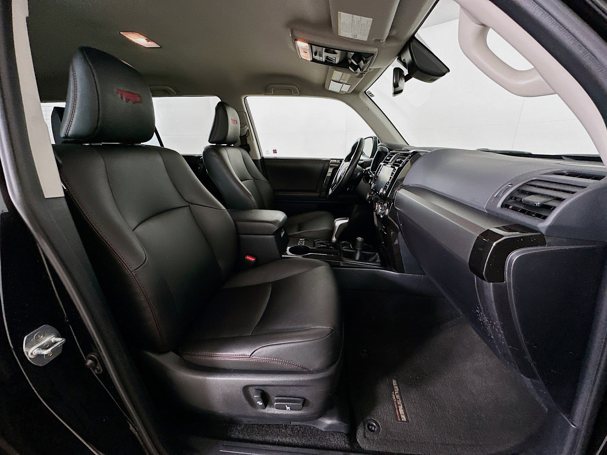 Used 2024 Toyota 4Runner TRD Off-Road Premium image 31