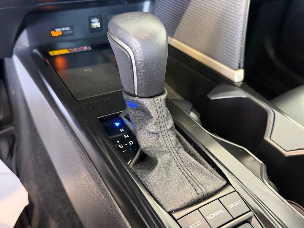 Used 2026 Toyota Camry SE FWD image 29