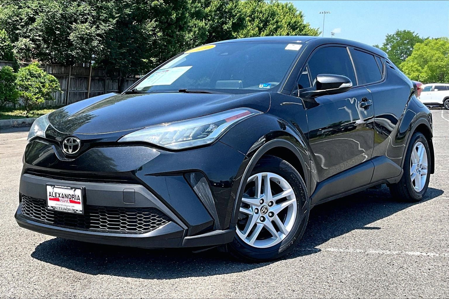 Used 2021 Toyota C-HR LE FWD image 1