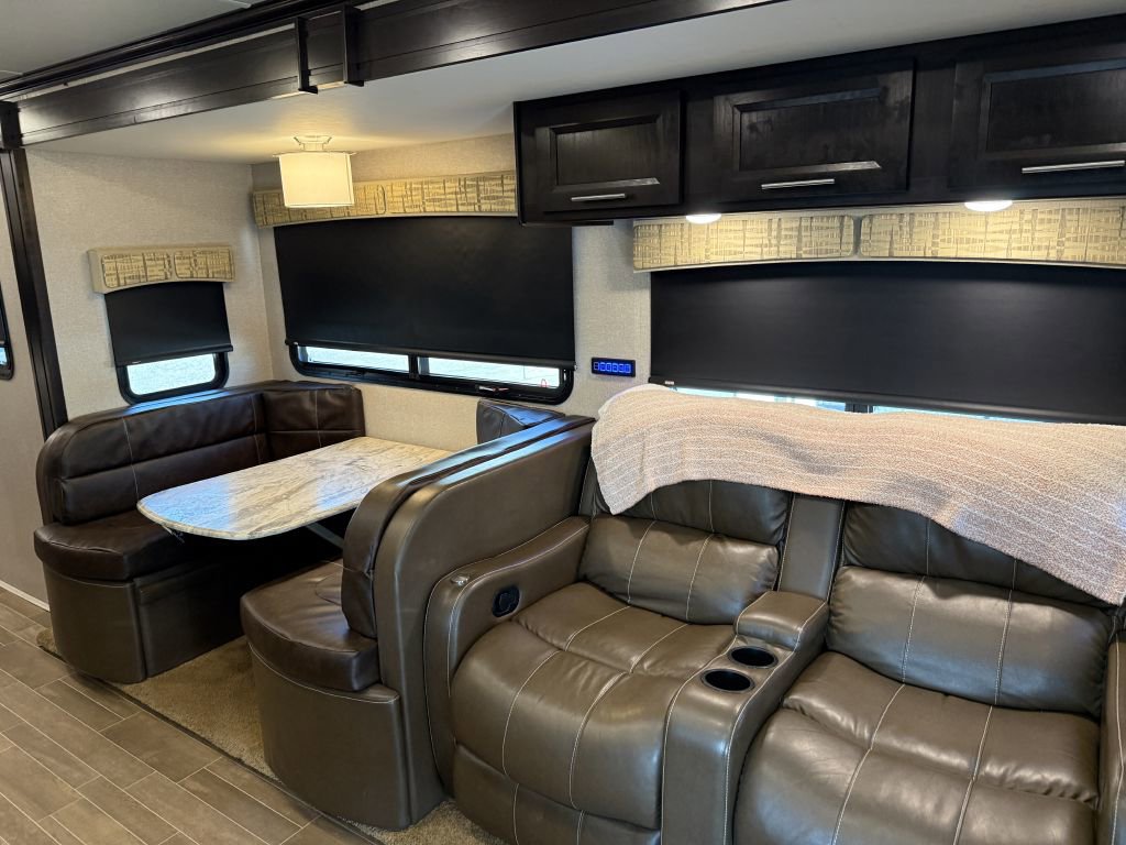 Used 2018 RAM 5500 SLT w/ Quick Order Package 29G SLT image 51