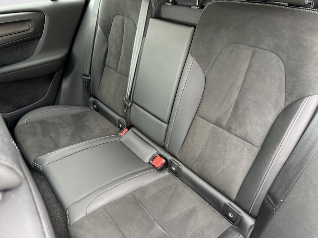 Certified 2023 Volvo C40 P8 Recharge Ultimate w/ Protection Package Premier AWD/4WD image 28
