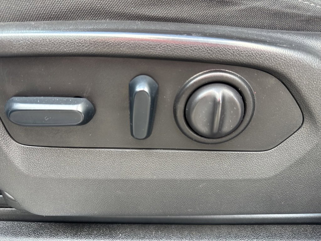 Used 2022 Chevrolet Silverado 3500 LT w/ Convenience Package image 25